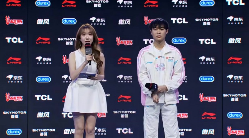 Knight：大招推到Elk那波就感觉稳了，想拿击杀榜第一