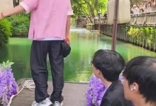 【乐玩LEWIN】BLG发布队员乘坐游船视频:Bin面无表情向粉丝比心-乐玩真人线上娱乐