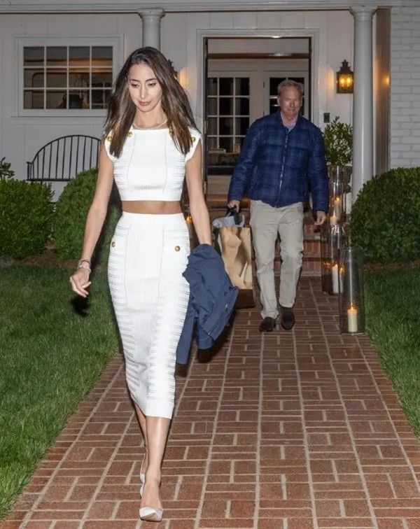 70岁谷歌CEO与30岁情人闹掰后遭索赔1亿 结局神反转