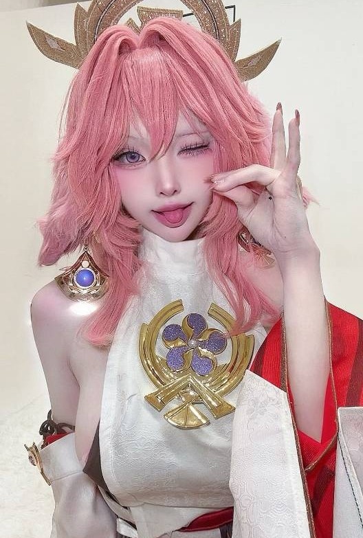 sexy girl😍韩援COSER小花生新照