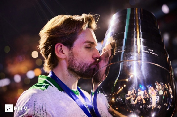 HLTV采访NiKo:历经17届Major终圆梦 11年征战只为这一刻
