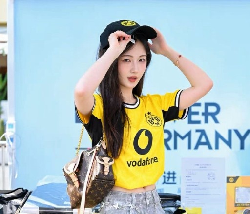 当之无愧GOAT!美女主持沈云怡: 这就是球王的实力吗! 