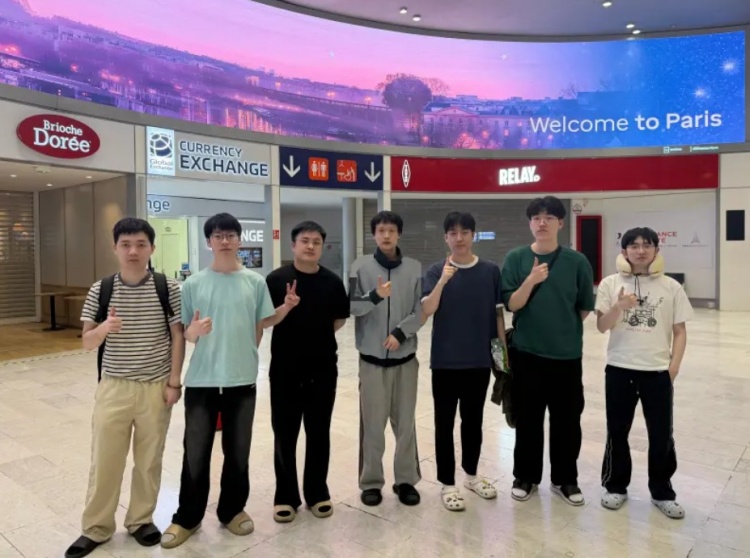 AL分享队员最新动态：前方已抵达巴黎！加油备战
