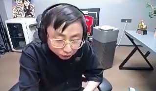 水晶哥:wenbo打完注册一个微博,来句:我才是世一上!
