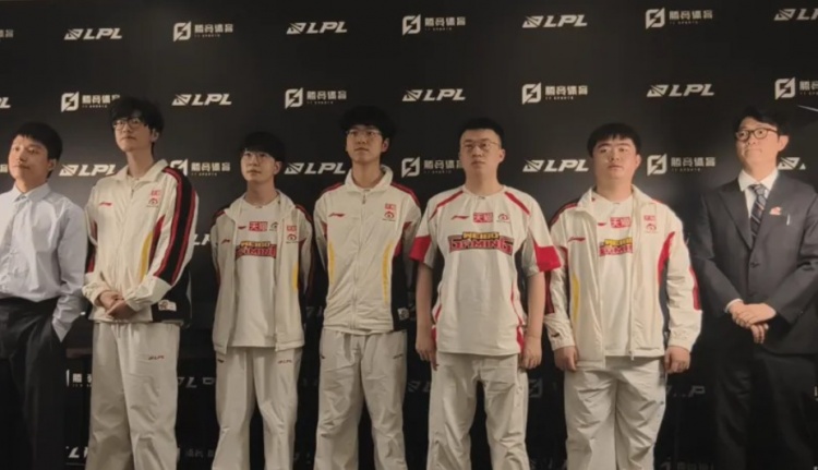 jiejie、ELk、Zika不打了?爆料人:大的要来了 有个队晚上聊崩了