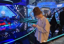 【EV扑克】你总以为放下手机就能打好牌,但真正的问题是你根本受不了无聊-乐玩真人线上娱乐