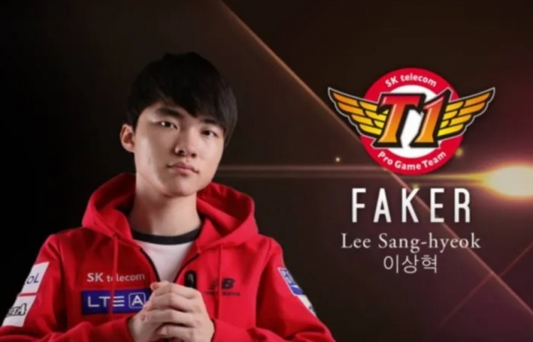 外网对比巅峰Faker与左右手：游戏进步太快，放现在不如很多人