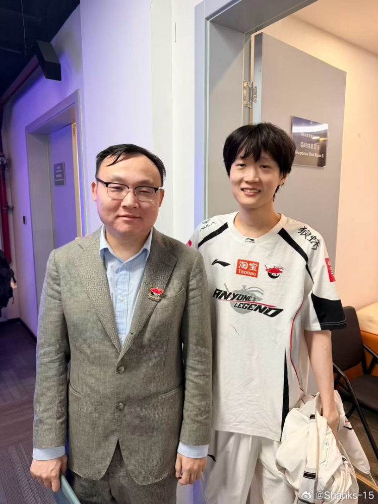 井盖不在裸泳?西卡:一号种子突然变成臭蛆,8成是教练组的问题