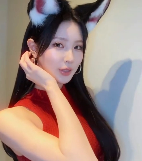火辣!KDA回归!赵美延模仿阿狸飞吻魅惑